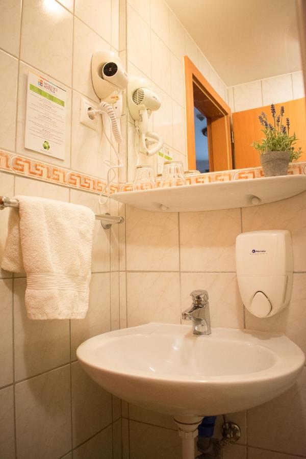 P4W Hotel Residence סזומבאת'לי מראה חיצוני תמונה