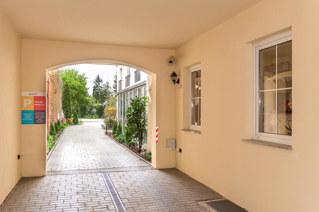 P4W Hotel Residence סזומבאת'לי מראה חיצוני תמונה