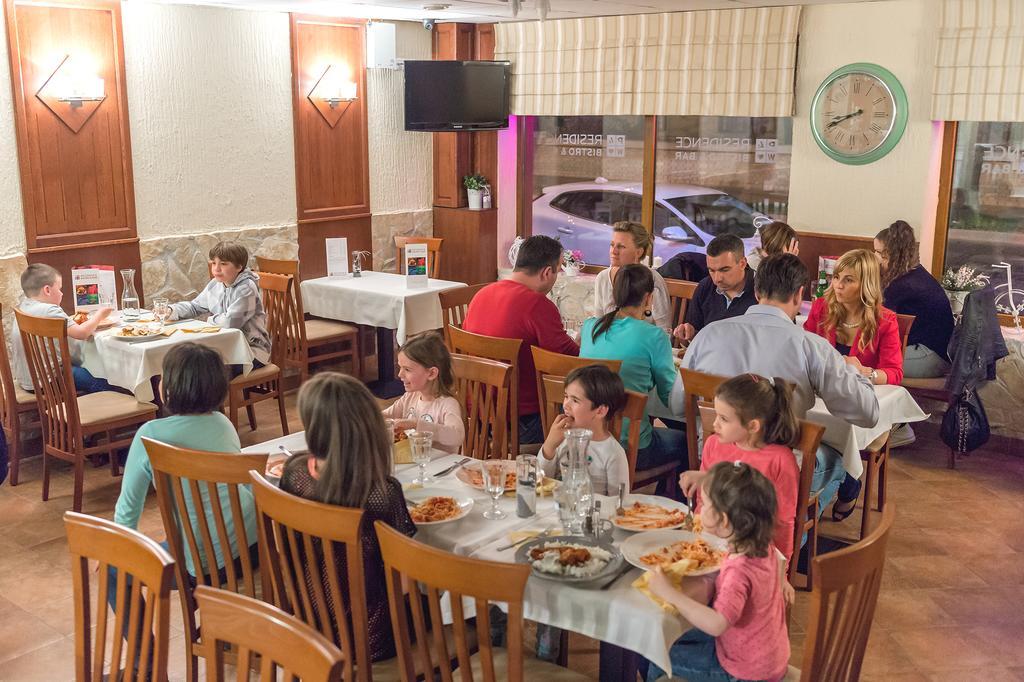 P4W Hotel Residence סזומבאת'לי מראה חיצוני תמונה